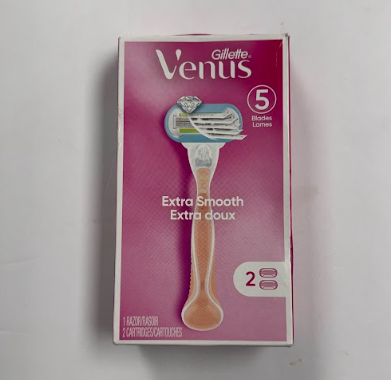 Gillette Venus Extra Smooth women's razor starter kit.